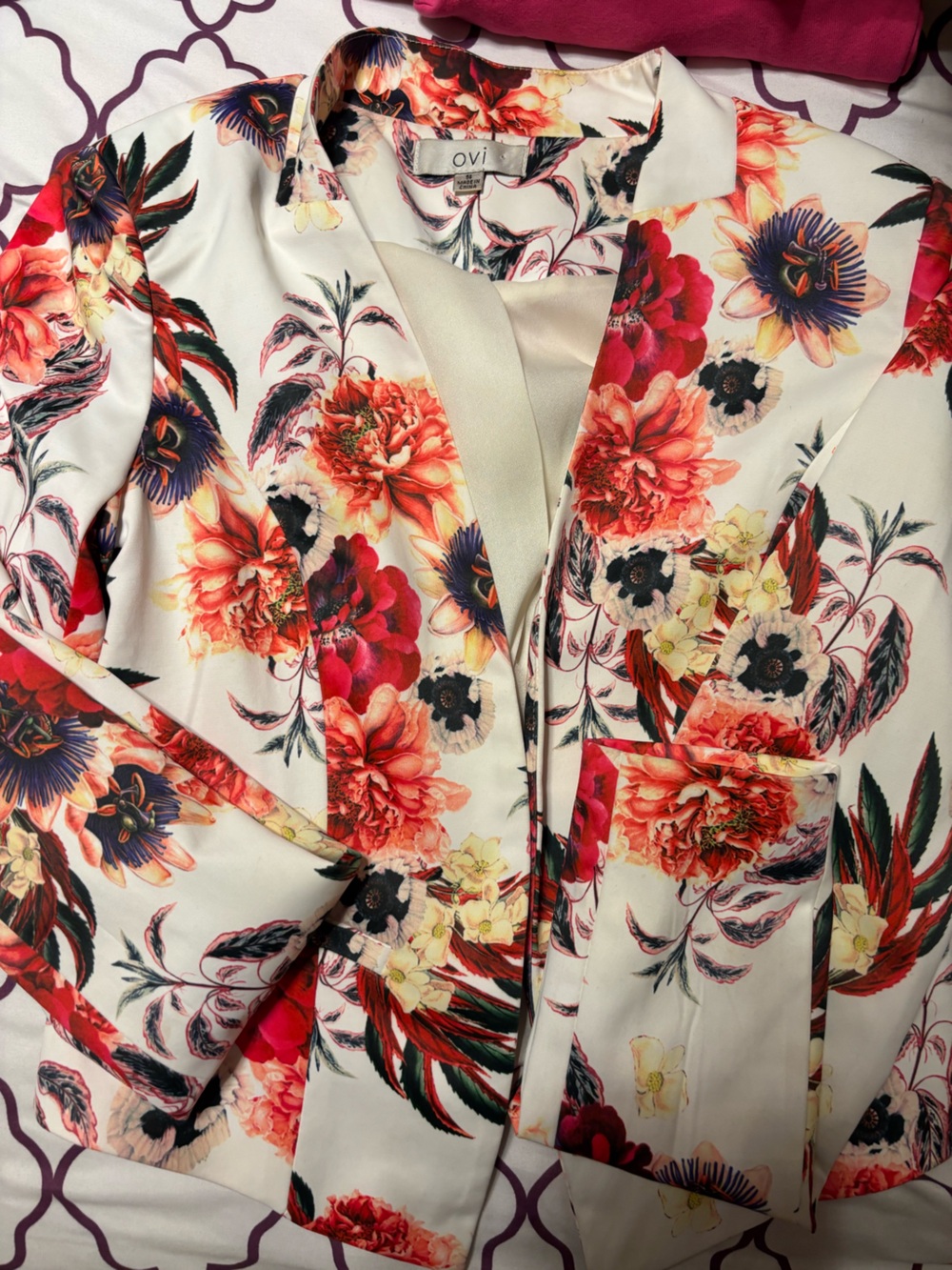 Ovi Floral Blazer in White with Red, Pink and Green Floral Print
